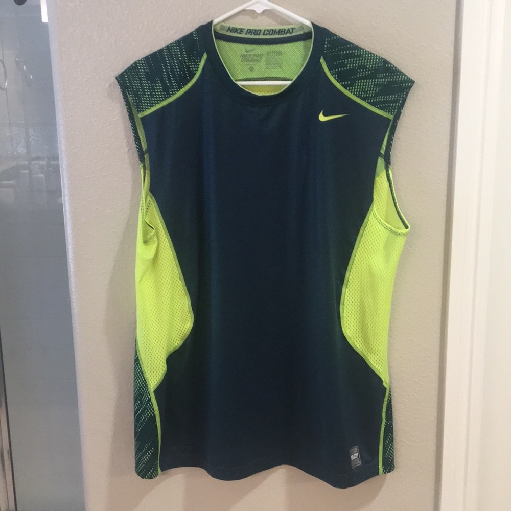 Nike pro combat vented tank top